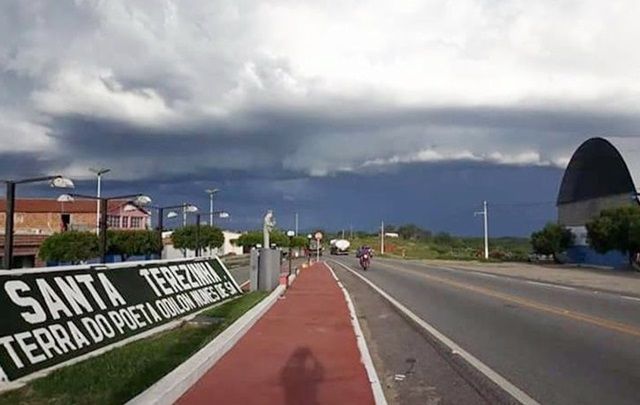 Volta a chover bem no setor sul do município de Santa Terezinha; veja 