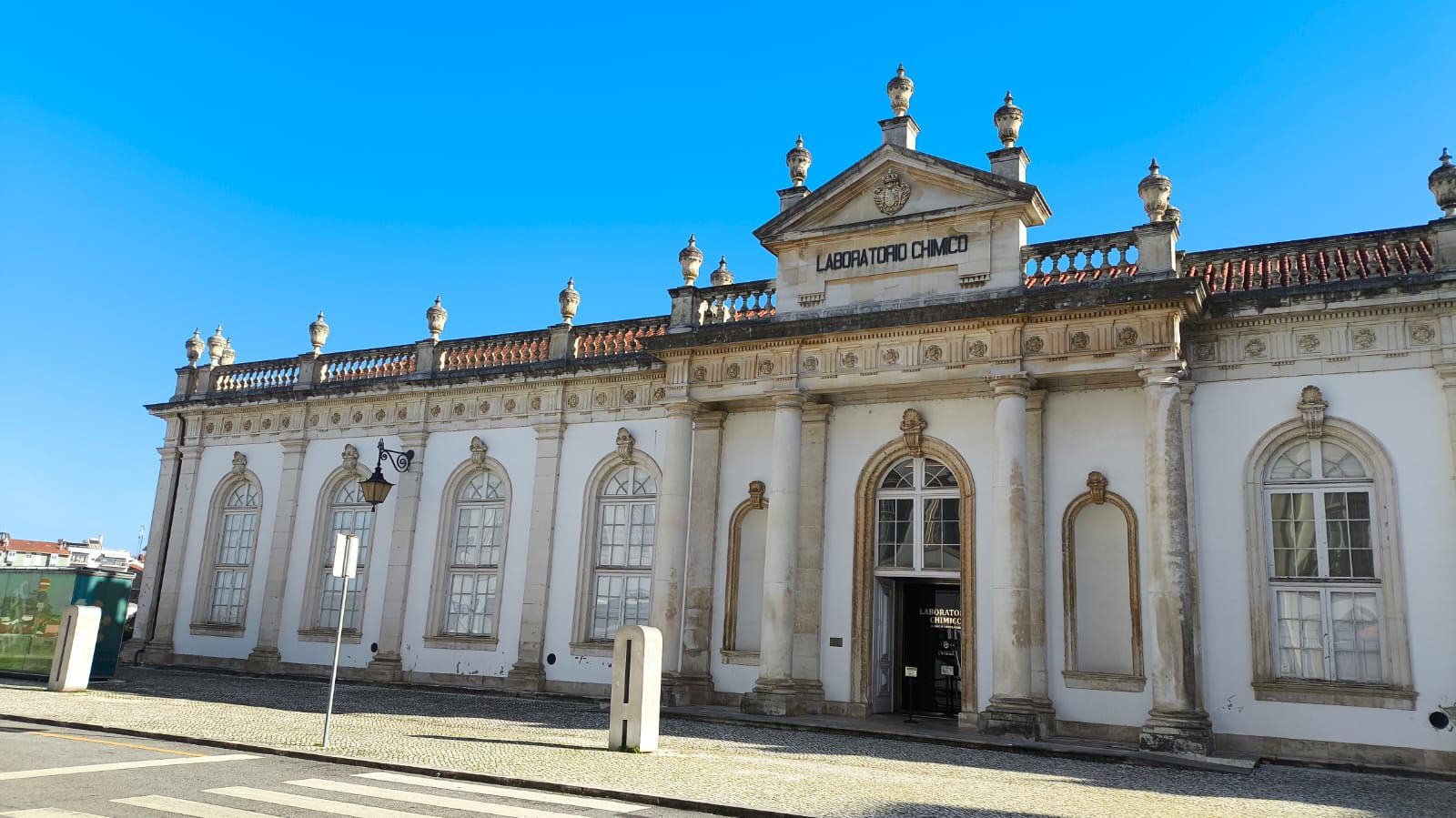 Brasileiros conhecem a famosa Universidade de Coimbra, Portugal; vídeo e fotos