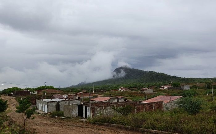 Chove quase 40mm na cidade de  Santa Terezinha-PB, na noite deste domingo (9); veja