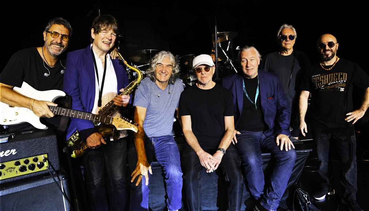 Dire Straits Legacy, uma das maiores bandas de rock do mundo, volta ao Brasil com apresentação em JP