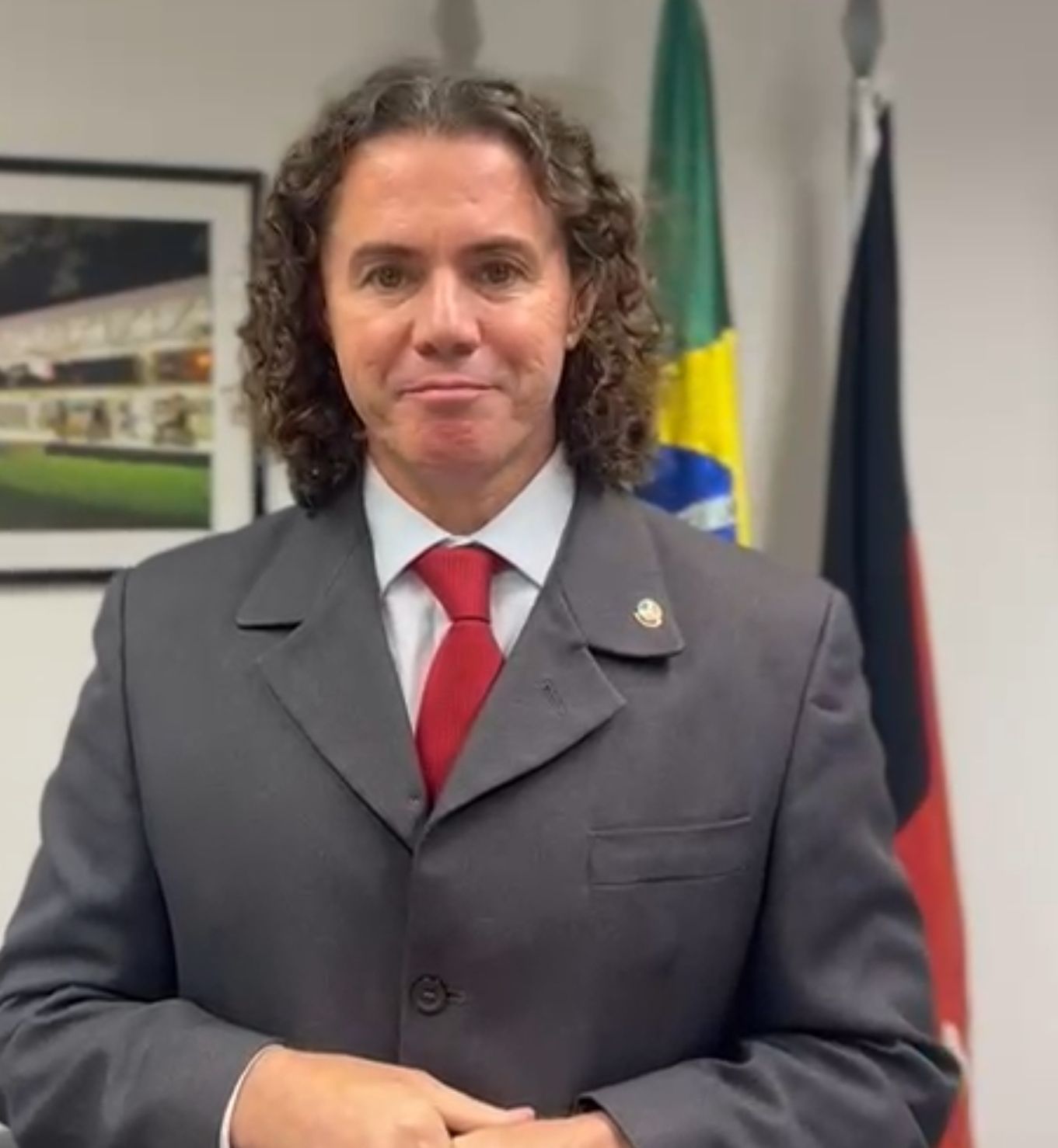 \\\'Vida longa ao Blog do Jordan Bezerra, pois pratica um  jornalismo sério e íntegro\\\', diz  Senador Veneziano ao felicitar o portal pelos 7 anos de sucesso; vídeo