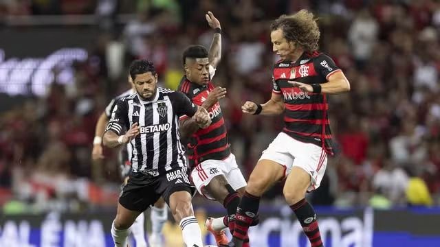 David Luiz perde pênalti, e Flamengo e Atlético-MG empatam sem gols no Maracanã