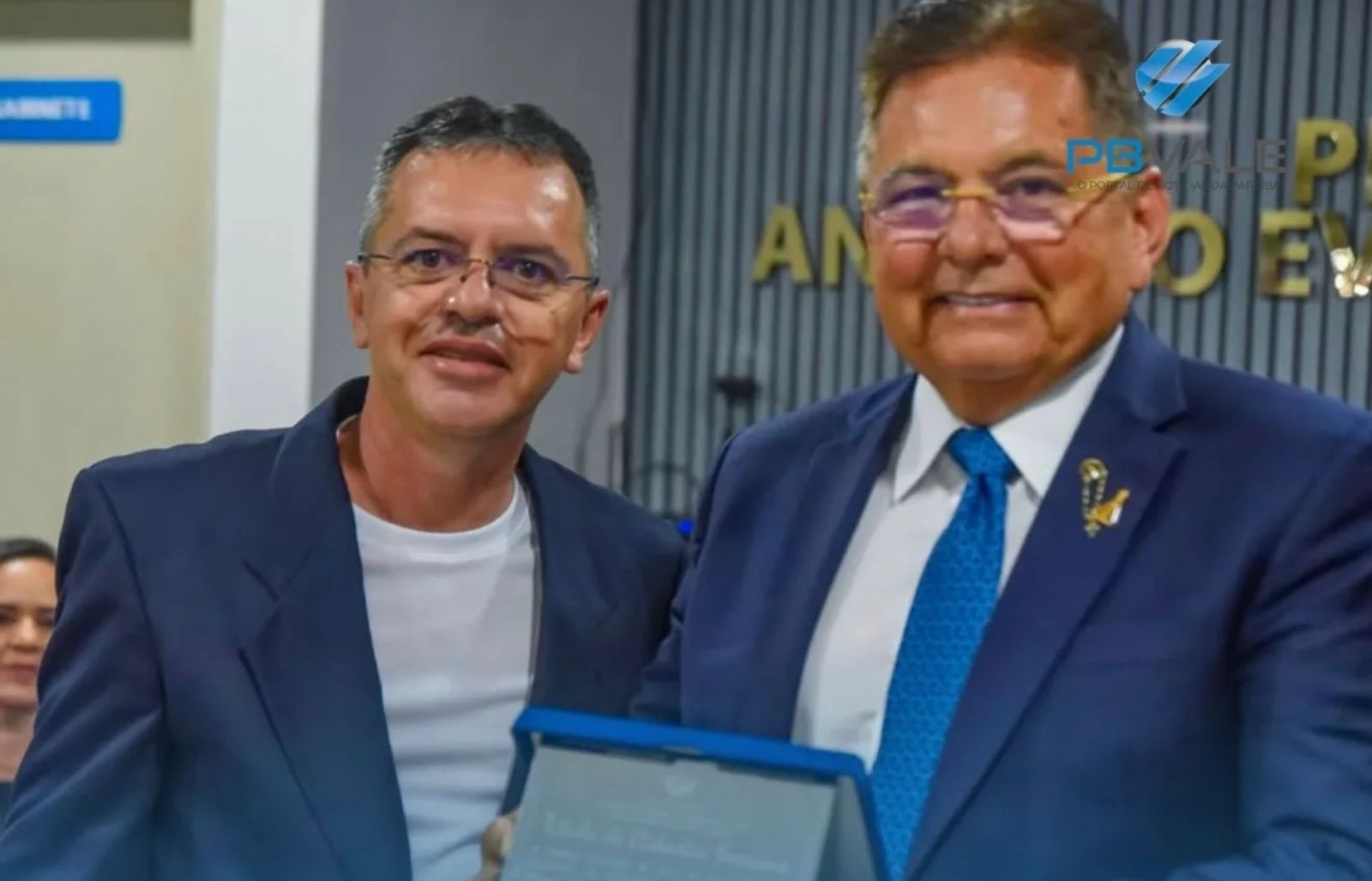 Adriano Galdino recebe título de cidadão de Serra Raiz e na oportunidade reafirma sua disposição em candidatar-se a governador em 2026; veja