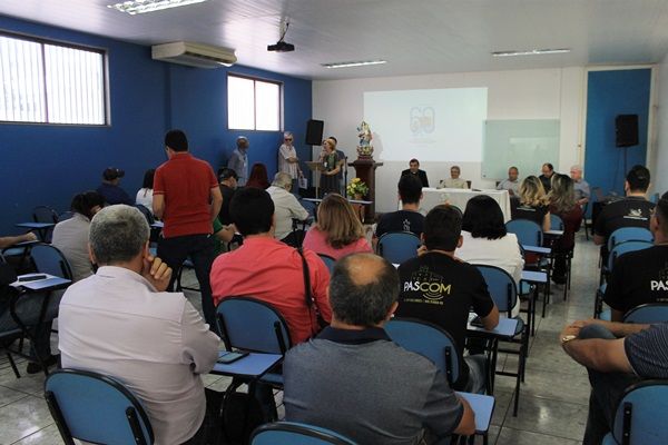 Dom Eraldo reúne imprensa patoense e fala sobre programação dos 60 anos da Diocese de Patos