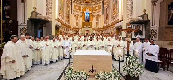 Diocese de Patos abre oficialmente Jubileu da Esperança 2025 durante celebração na Igreja Catedral