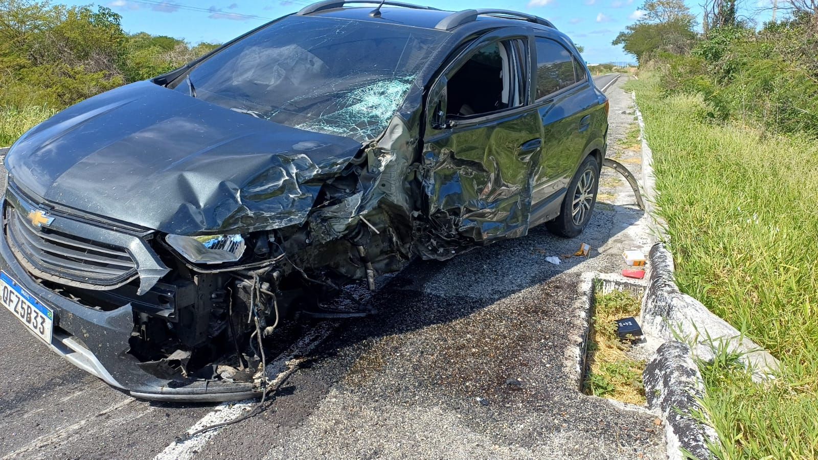 Colisão frontal entre veículos na BR-361 deixa dois feridos no Sertão da Paraíba