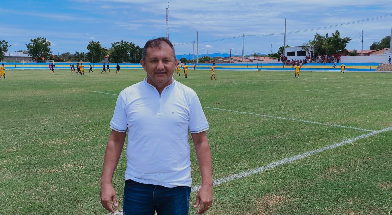 Prefeito de Catingueira, Suélio, fala da modernização do Estádio \'O Vovozão\', e do sucesso do Torneio Lameirão; vídeo e fotos