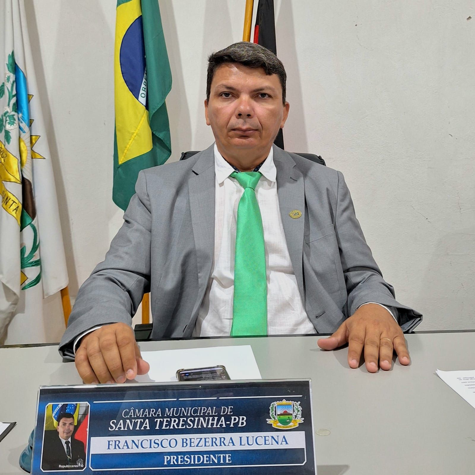 Câmara de Santa Terezinha recebe medalha de Prata no quesito transparência; presidente Francisco Bezerra comenta premiação; ouça