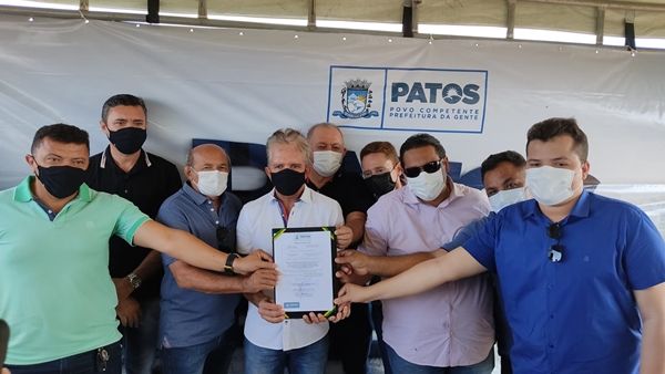 Prefeito de Patos assina ordem de serviço para recapeamento da Alça Sudeste; Vídeo e fotos