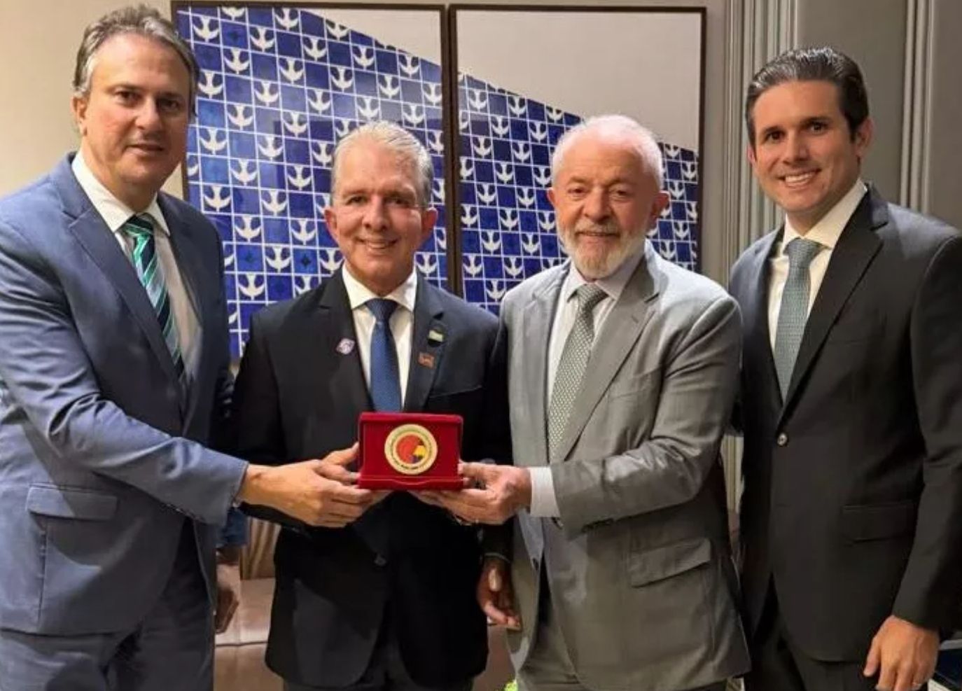 Patos recebe “Selo Nacional do Compromisso com a Alfabetização” em cerimônia com Lula e ministro da Educação, em Brasília