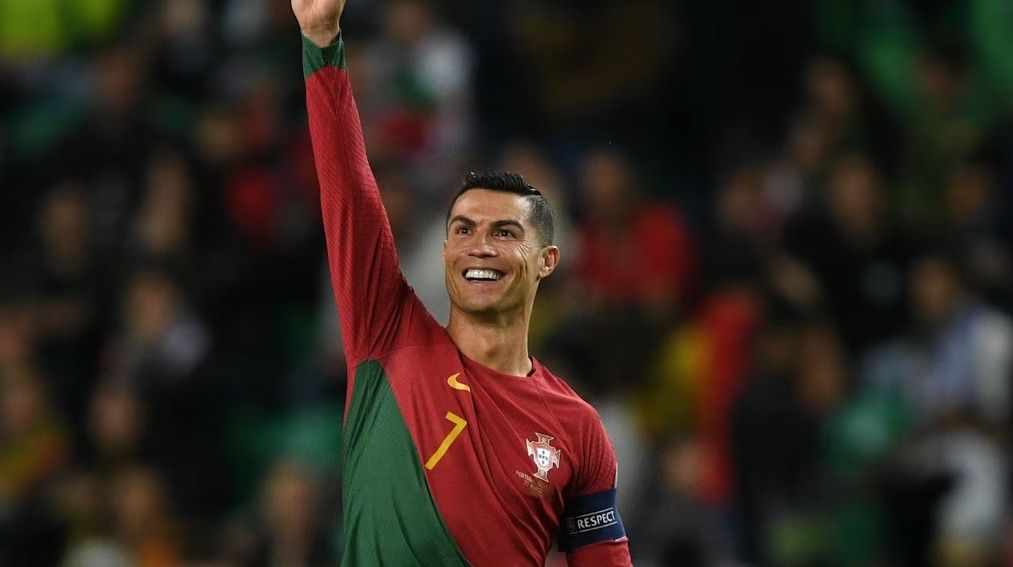 Cristiano Ronaldo completa 40 anos em busca dos mil gols e como artilheiro: relembre sua evolução