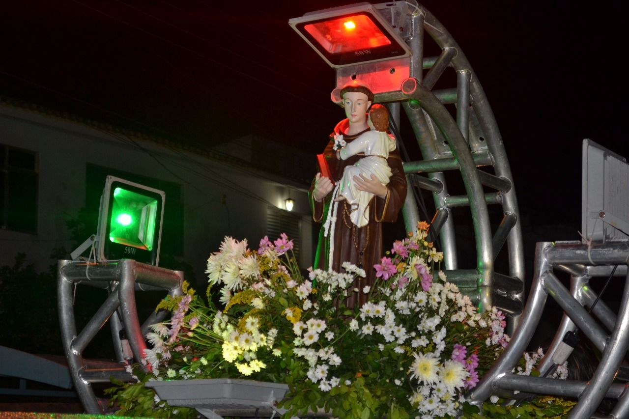 Festa em Honra a Santo Antônio é Aberta com uma grande carreata