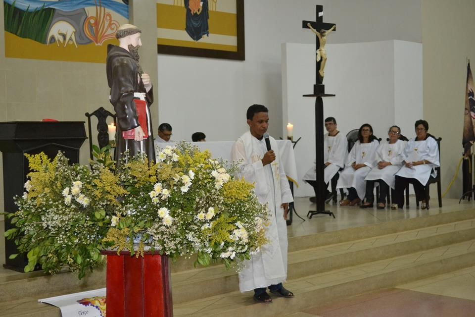 4º dia: Fé e devoção em mais uma noite de novena  