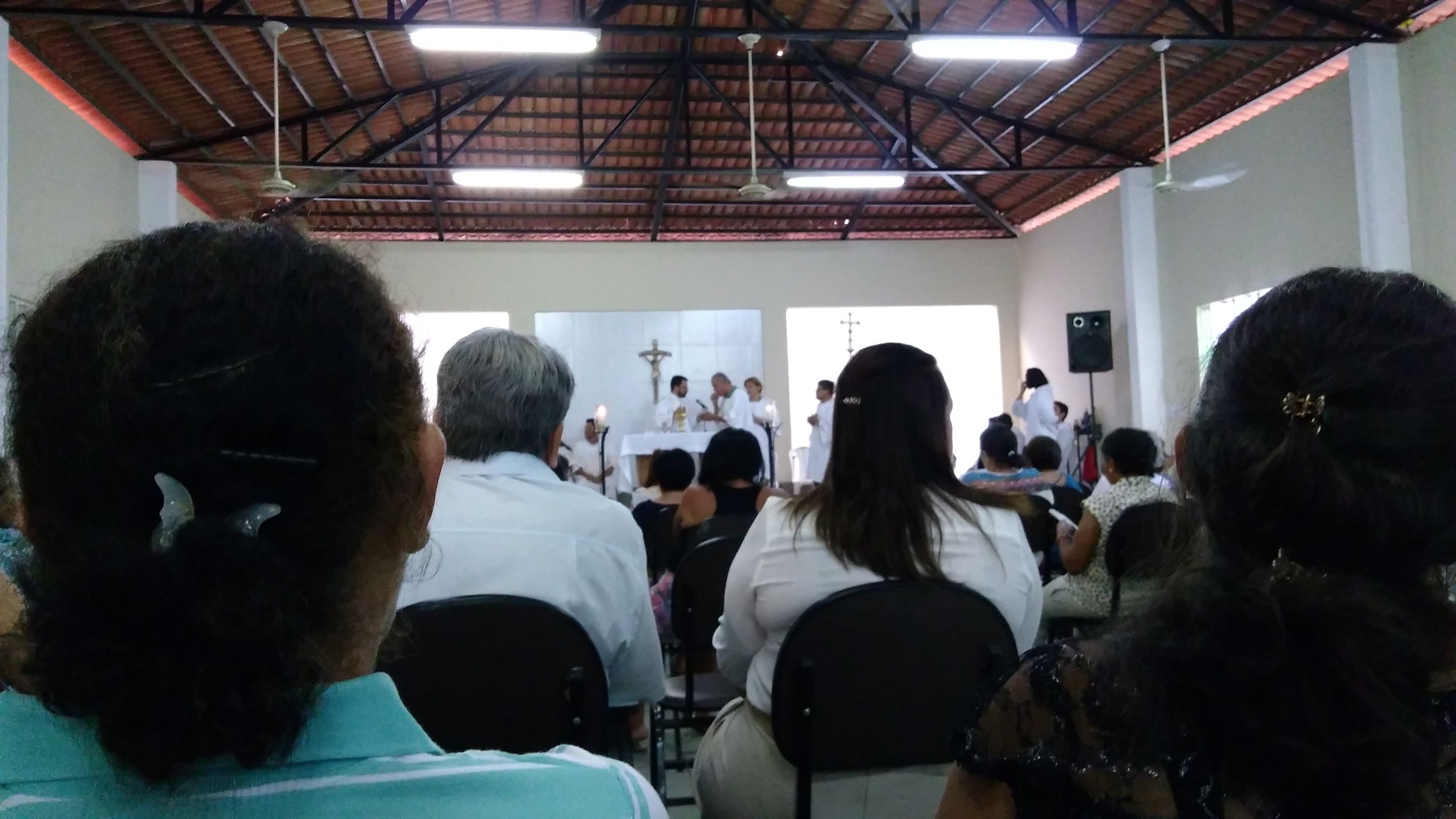 Em face da reforma na igreja matriz, as celebrações estão acontecendo no Salão Paroquial