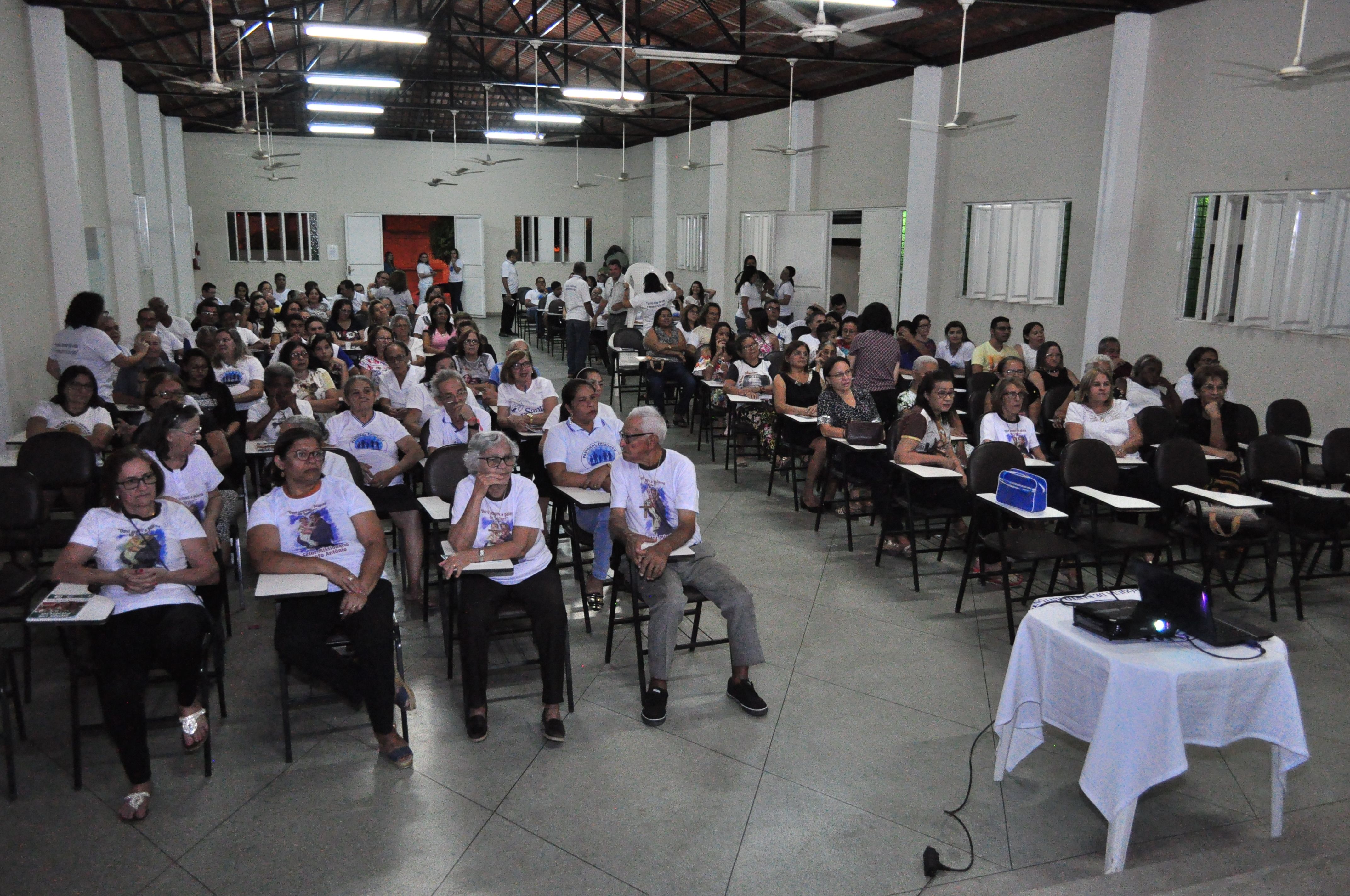 Momento de Confraternização com as Famílias visitadas durante a Semana Nacional da Família