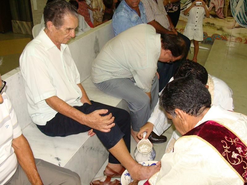 Comunidade de Santo Antônio Celebra a Missa da Santa Ceia do Senhor