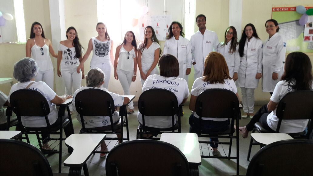 Alunos de Odontologia da UFCG realizaram palestra sobre Saúde Bucal para as pessoas idosas