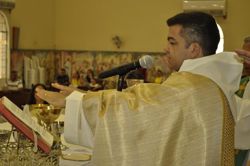 Irmão Basilio Monge Beneditino Preside Missa na Igreja Matriz de Santo Antônio