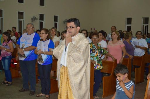 6ª Noite da Festa de N. Sra. Aparecida leva grande número de fiéis à Igreja