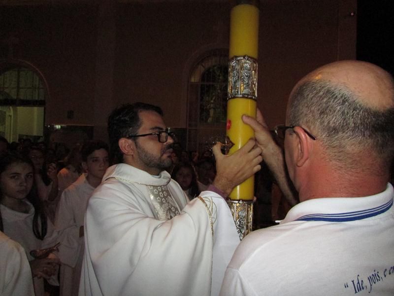 Comunidade de Santo Antônio Celebra a Vigília Pascal