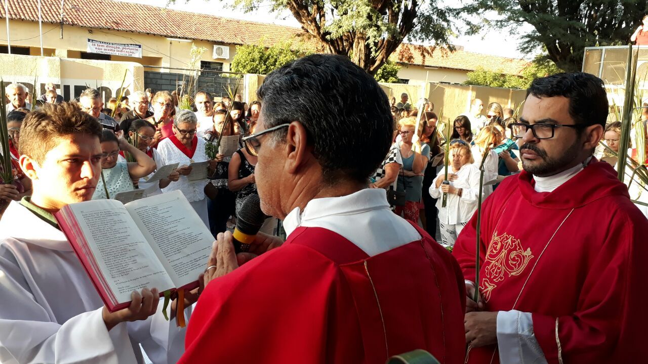 Comunidade de Santo Antônio Celebra a Solenidade de Domingo de Ramos e Paixão do Senhor