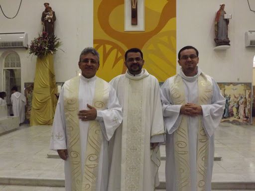 Parabéns aos nossos padres Alixandre, Claúdio e demais padres da Diocese, pelo seu dia