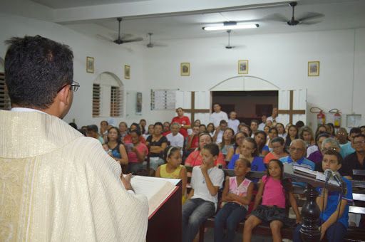 Devotos se reúnem em mais uma noite de Festa em honra a São José Operário